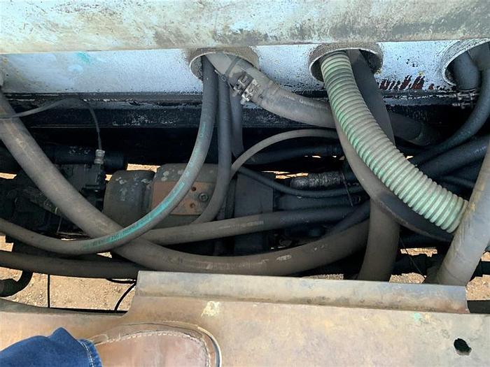 Refurbished 2004 International UDR 1500 Range III Drill Rig