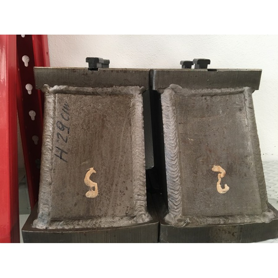 Used Brackets for worktables - H 29 cm