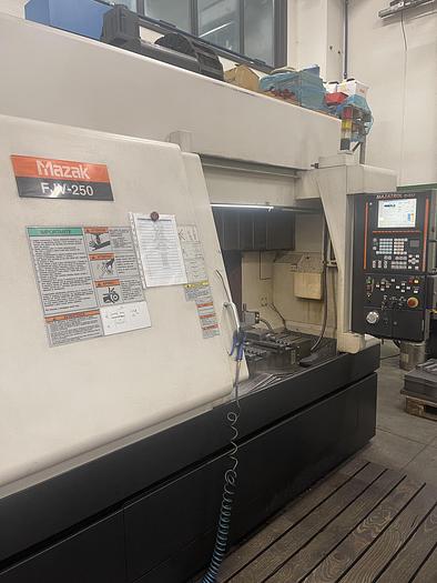 Usato CENTRO DI LAVORO VERTICALA A PORTALE MAZAK FJV 250