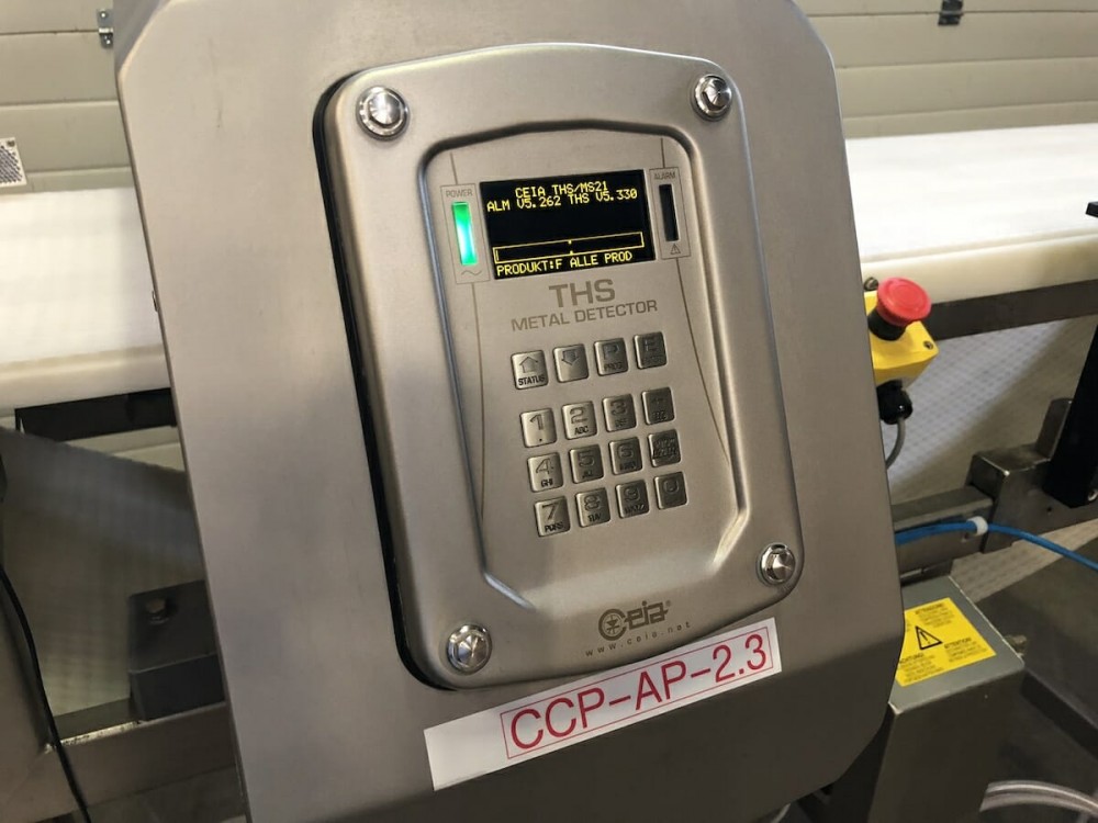 Used Ceia THS 21 metal detector