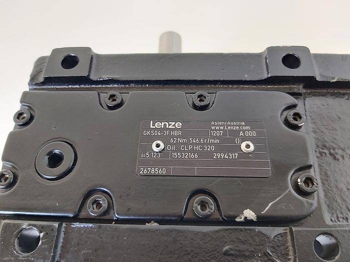 Gebraucht Servomotor + Getriebe, MCS 09L41-RS0P1-Z0D0-ST5S00N-R0SU + GKS04-3F, Lenze gebraucht-Top