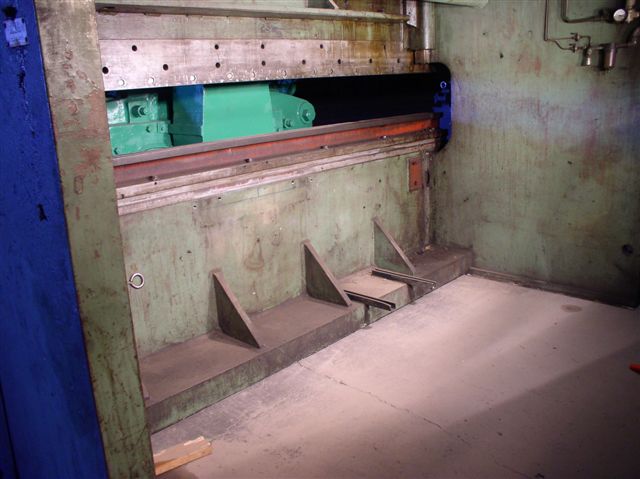 Used 12' x 250 Ton Verson Model B1110-250 Press Brake