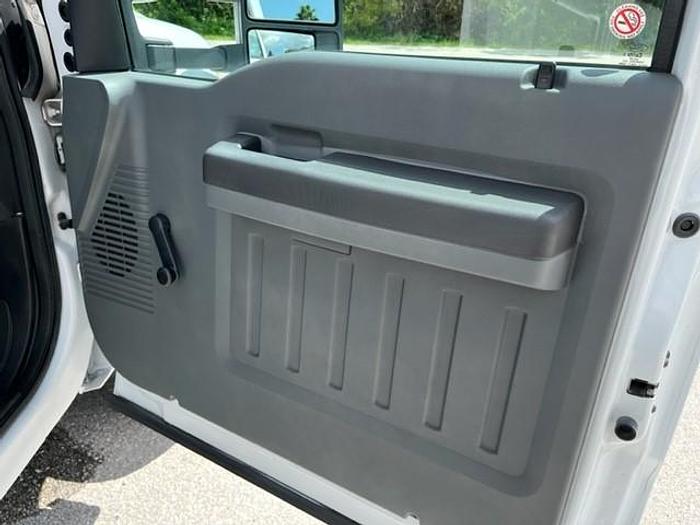 Used Altec AT40G Bucket Boom on 2015 Ford F550 Reg Cab Utility Truck - C46671