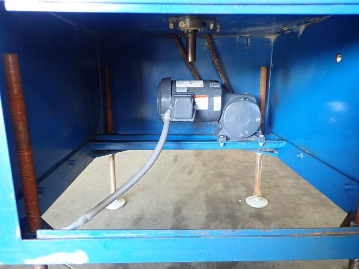 Used Arrowhead Conveyor Company Rotary Accumulation Table