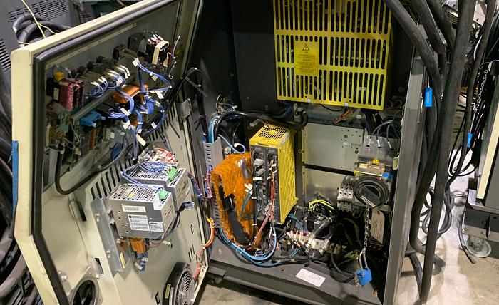 Used FANUC M900iA/350 6 AXIS CNC ROBOT WITH R30iA CONTROLLER 350KG X 2650mm REACH