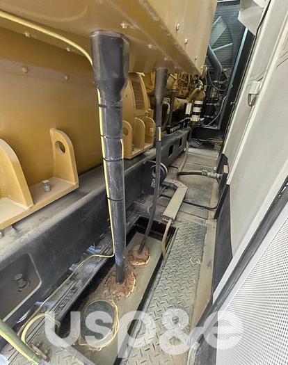 Used 2 MW 2014 Used Caterpillar 3516C Natural Gas Generator Sets (Containerised)