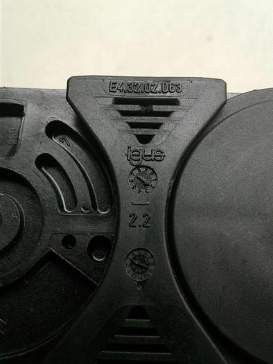 igus E4.32.01 (2 pieces) E4.32.02.063 (2 pieces)