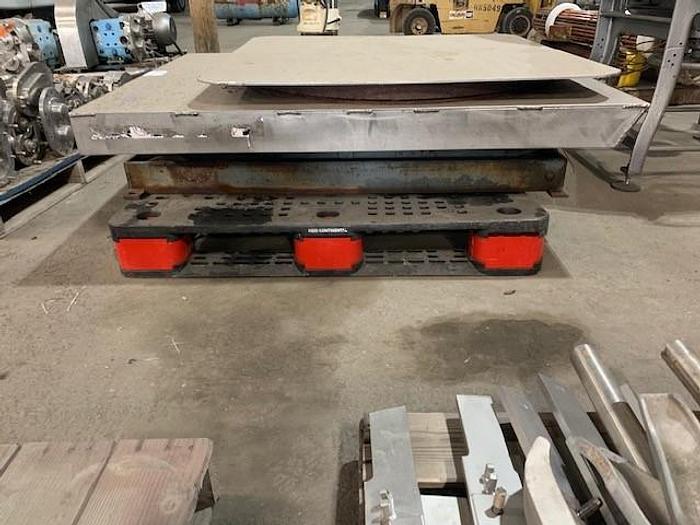 Used Scissor -Lift Table