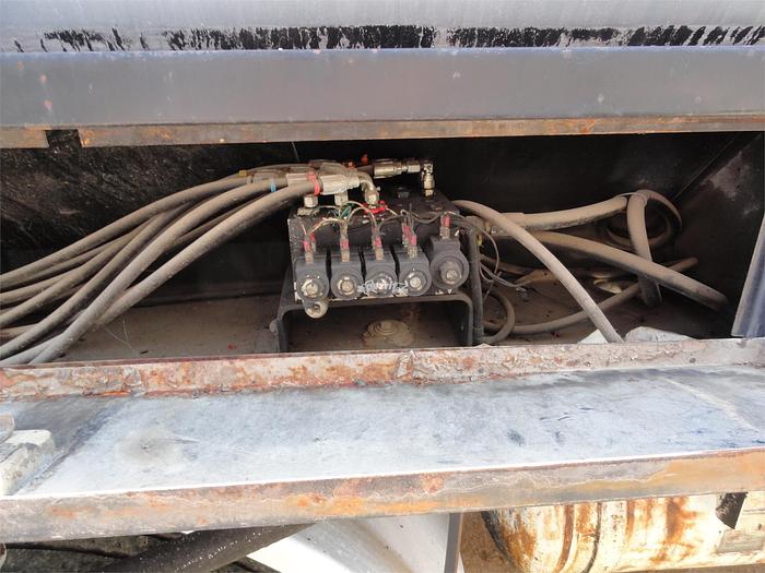 Used 1996 FORD F800