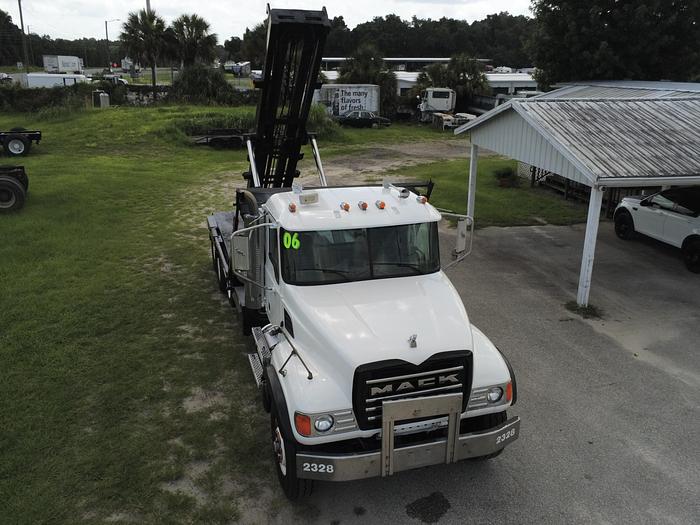 Used MACK CV 713 ROLL OFF TRI AXL 60 TN GALBRETH