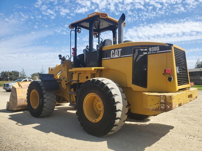 Used 2004 CAT 938G