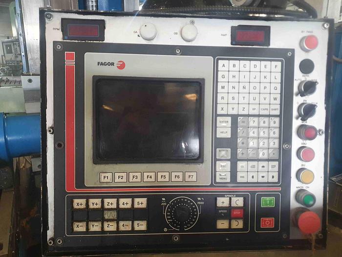 Usato FRESATRICE A BANCO FISSO CSEPEL MVI 6-10 CNC