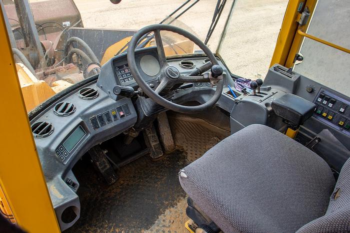 Used 1999 Volvo L180C Rubber Tire Loader