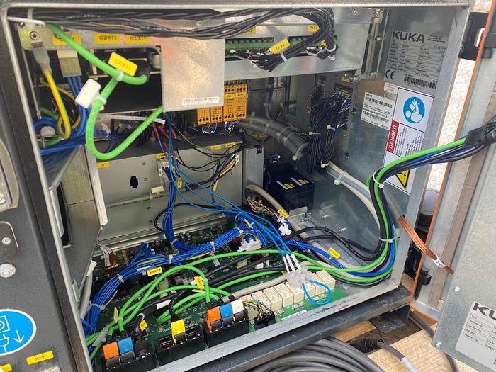 Used 2015 Kuka KR C4 + KR 6 R700 Sixx Robot