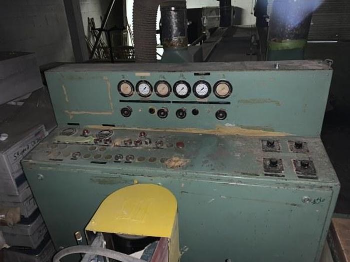 Used HEESEMAN DVB-2 FEED-THROUGH DOUBLE CROSS-BELT FINISH SANDER