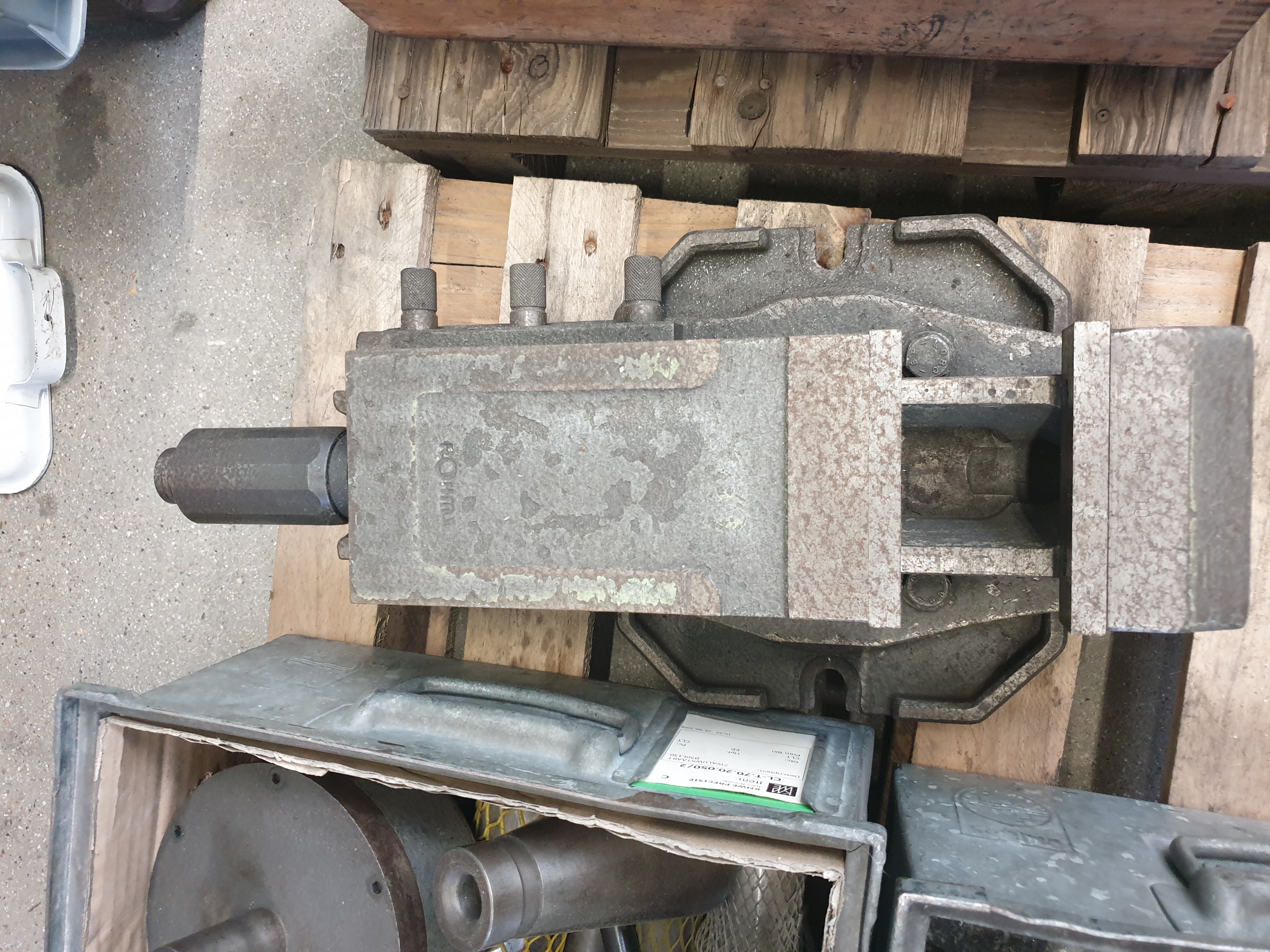 Used Schutte WU32 - Grinding - 1983