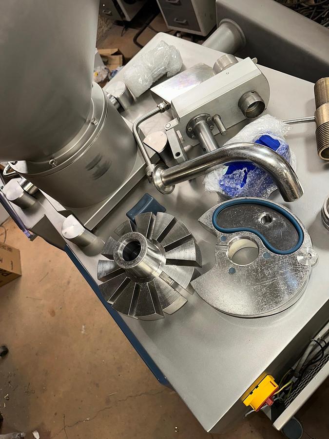 D'occasion POUSSOIR SOUS VIDE RISCO RS 205/260 avec torsionneur et élévateur intégré