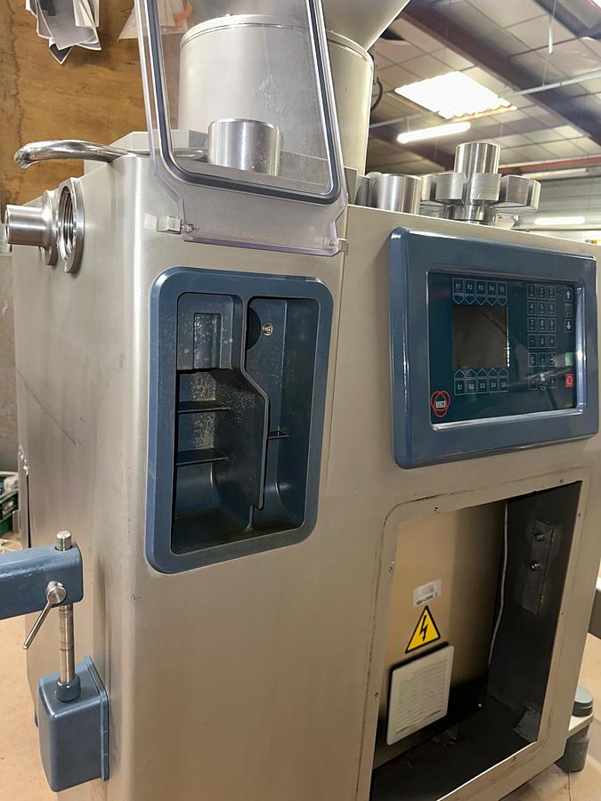 D'occasion POUSSOIR SOUS VIDE RISCO RS 205/260 avec torsionneur et élévateur intégré