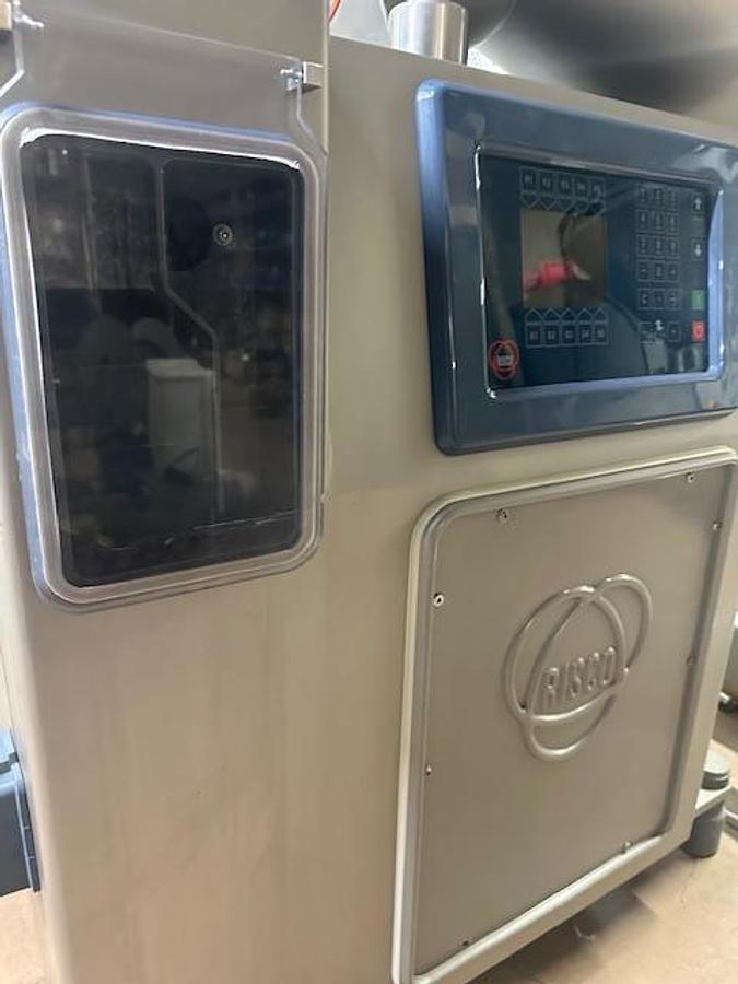 D'occasion POUSSOIR SOUS VIDE RISCO RS 205/260 avec torsionneur et élévateur intégré 