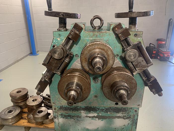 Used Tauring DR3 60mm Shaft heavy duty section roller for Sale in