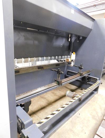 Used 2011 JMT/Durma 12' x 242 Ton Hydraulic Press Brake ADR37220