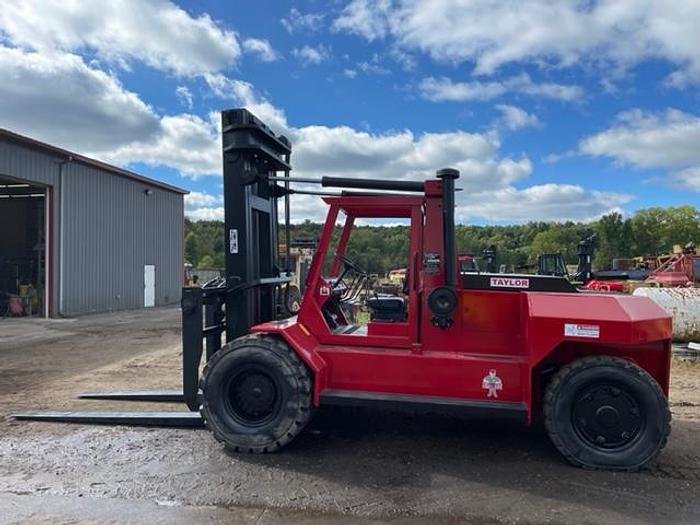 Used TAYLOR 30,000LB FORKLIFT
