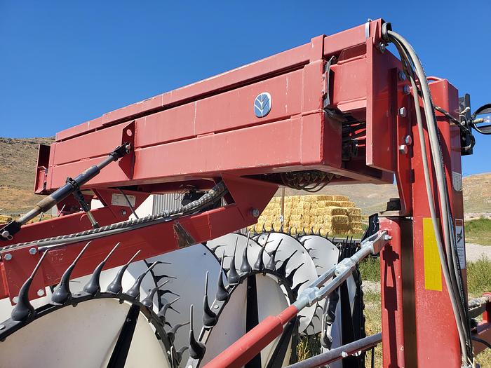 Used 2012 New Holland H5980 Wheel Rake