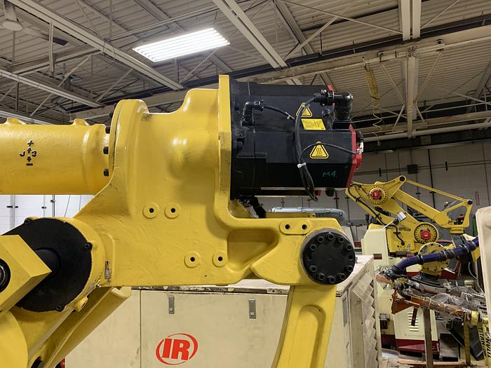 Used FANUC M900iA/600 6 AXIS CNC ROBOT WITH R30iA CONTROLLER