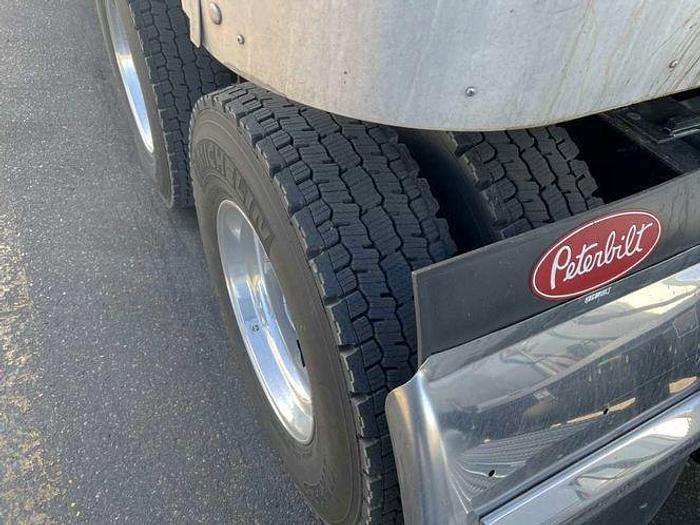 Used 2022 Peterbilt Tractor