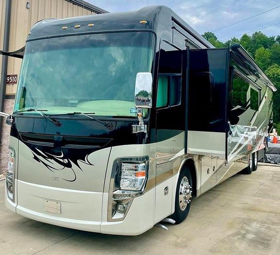 Used 2013 TIFFIN ZEPHYR