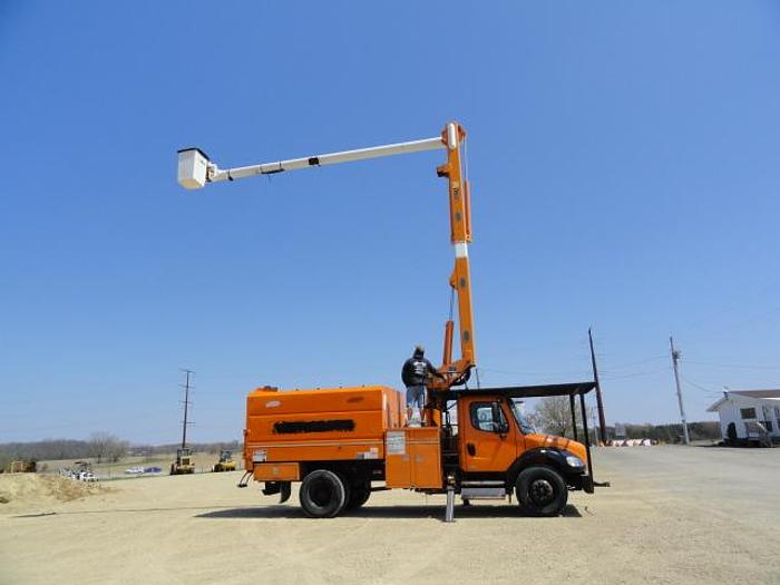 Used 2011 FREIGHTLINER BUSINESS CLASS M2 106