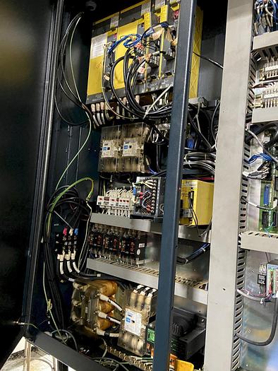 Used 2003 Makino S56 Vertical Machinig Center