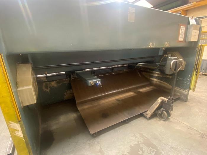 Used 2006 Durma SB3013 Guillotine Shears