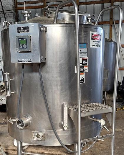 Used 1999 400 gal Walker JCVS tank 100psi SPG-14267-3