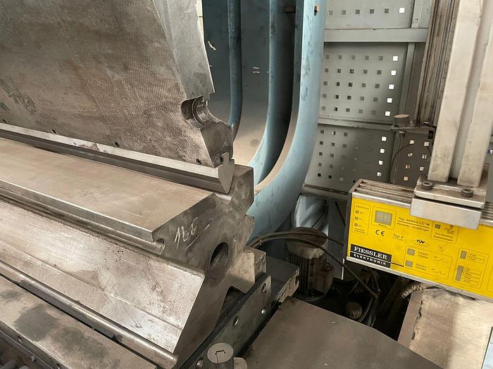 Used 2012 Durma 1100 Ton x 29' Hydraulic Press Brake