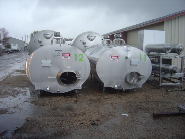 Used 2000 GALLON MUELLER BULK TANK