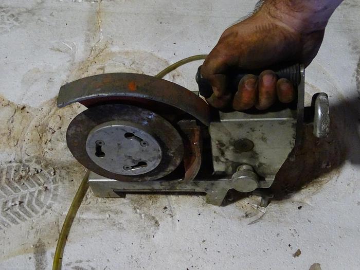 Used MANUAL SLITTING AIR KNIVES WITH HOLDERS (8 AVAILABLE)