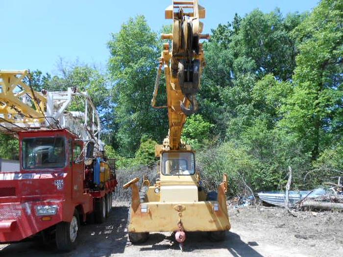 Used 1975 GROVE CRANE