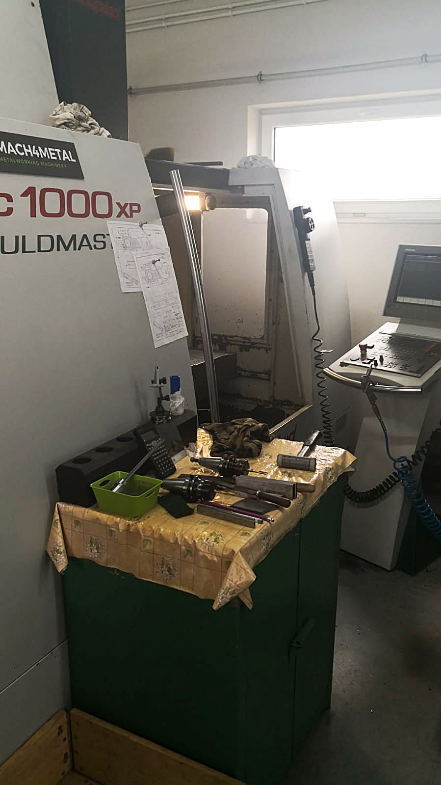 Used BRIDGEPORT VMC 1000 XP - 2002