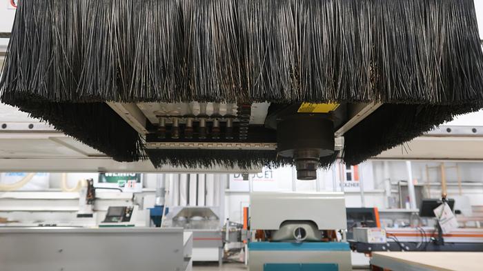 Used 2007 C.R Onsrud 146C18CD