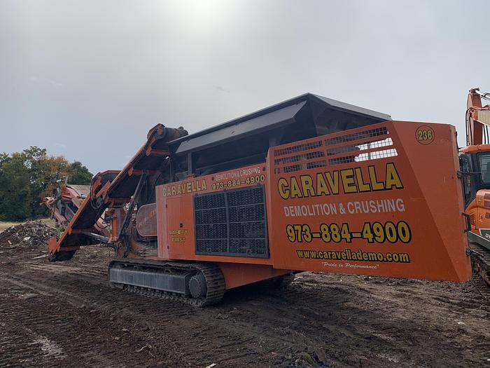 Used Mobile Tracked complete demolition crusher