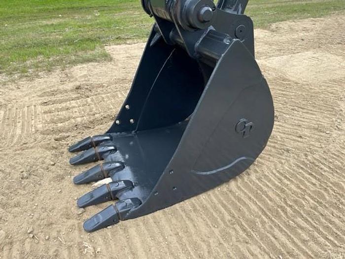 Used 2014 John Deere 135G/ with Hyd Thumb