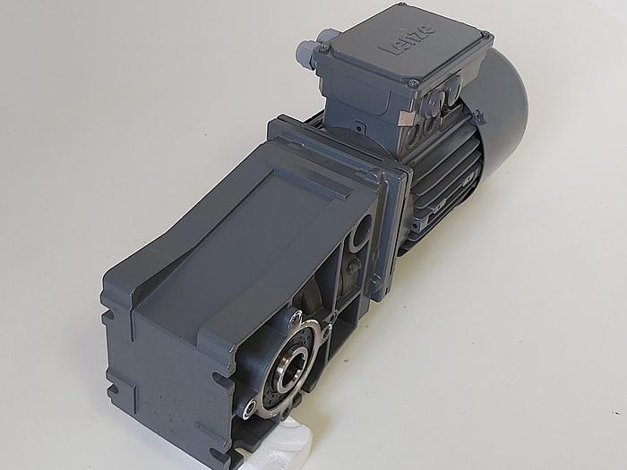 Winkelgetriebemotor, GKR04-2M HAR 071C32, 271,9 rpm, 12 Nm, Lenze neuwertig