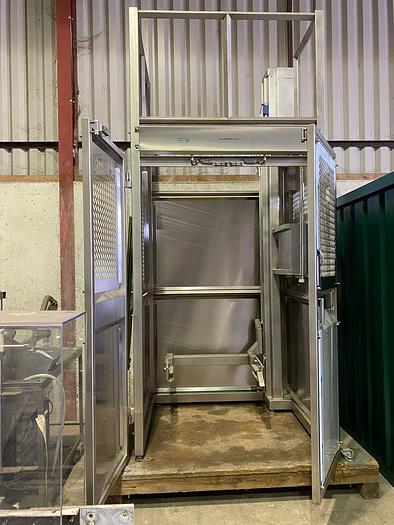 Used 2007 Syspal Tote bin lifter