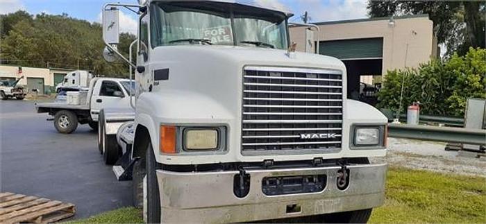 Used 2014 MACK PINNACLE CHU613