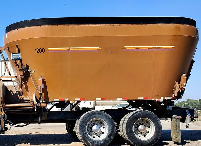 Used Kenworth w/ Kirby 1200 Vertical Feed Mixer ** Complete In-Frame **