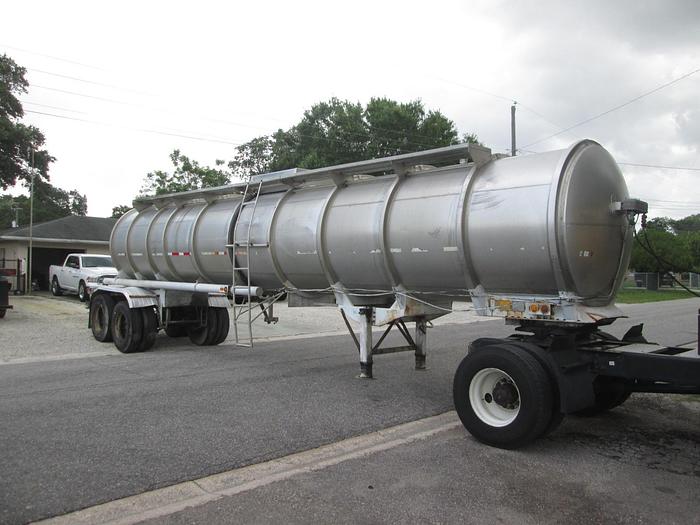 Used Fruehauf 6900 Gallon Tanker Trailer