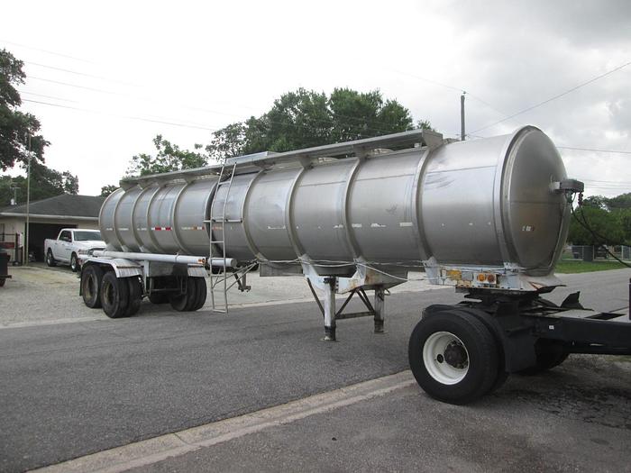 Used Fruehauf 6900 Gallon Tanker Trailer 