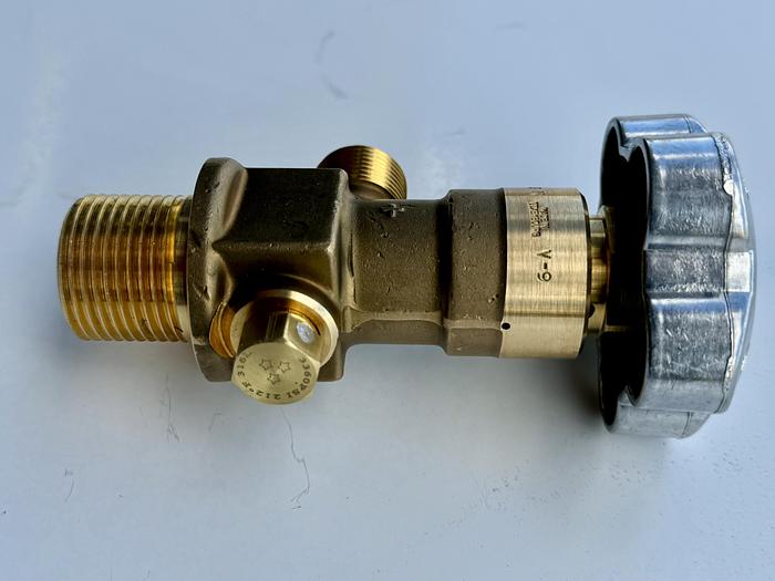 Gas Valve CGA350 - 3360 psi 316L - D20030511 Brass Sold by cases (20 units in a case)
