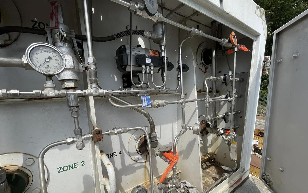 Used 40-foot 3,855 PSI, Class 1 High Pressure Trailer for CNG, Hydrogen, Nitrogen Service